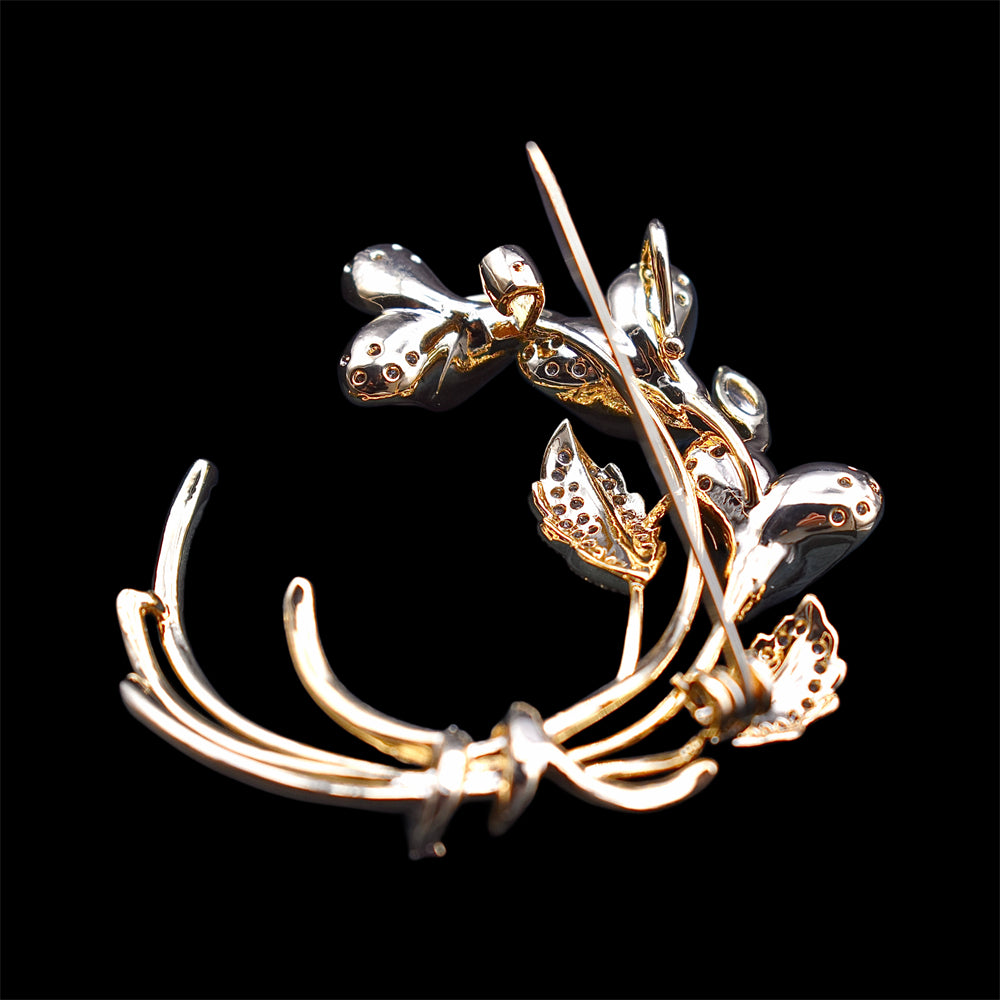 Fancy Freshwater Pearl Brooch - Bouquet Three Pearls - Gold - Akuna Pearls