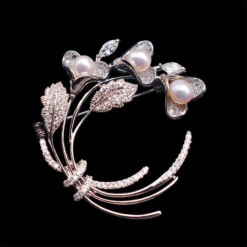 Fancy Freshwater Pearl Brooch - Bouquet Three Pearls - Gold - Akuna Pearls