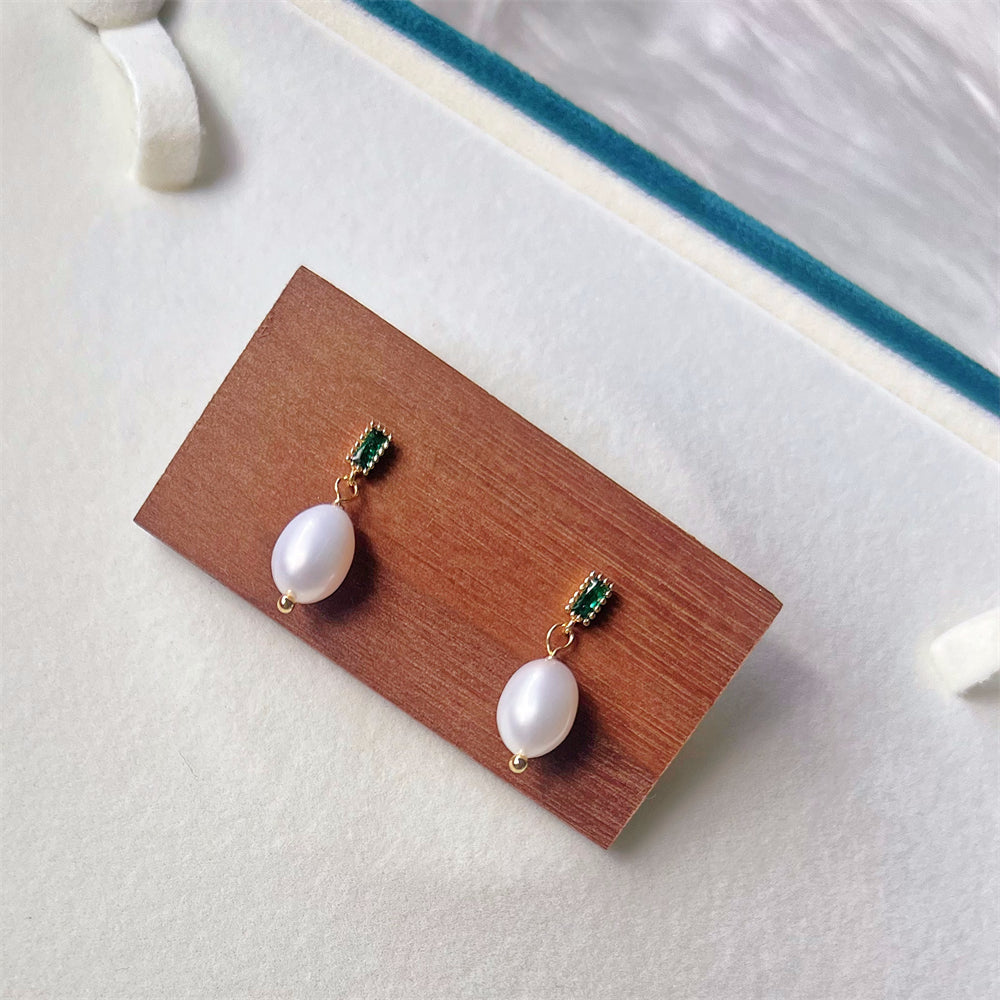 Freshwater Pearl Stud Earrings - Cerie - Akuna Pearls