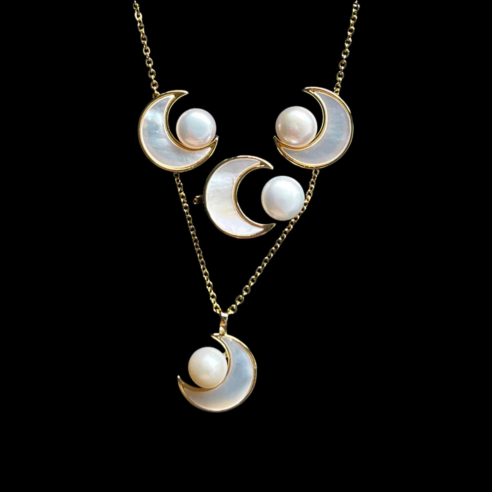 Freshwater Pearl Necklace, Earrings and Ring Gift Set - Gilda - Akuna Pearls