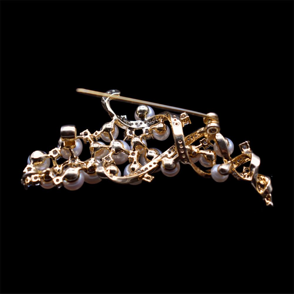Luxury Freshwater Pearl Brooch - Tornado - Akuna Pearls