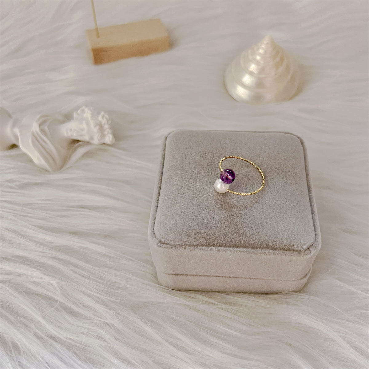 Freshwater Pearl with Amethyst Ring - Fine - Akuna Pearls