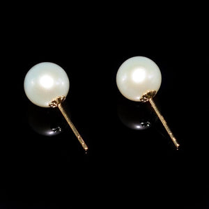 18 Carat Yellow Gold Freshwater Pearl Stud Earrings - Akuna Pearls