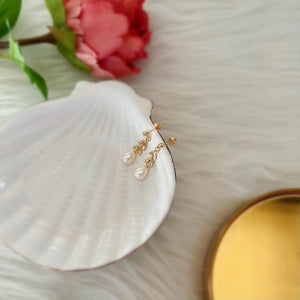 Freshwater Pearl Stud Earrings - Laurel Leaf - Akuna Pearls