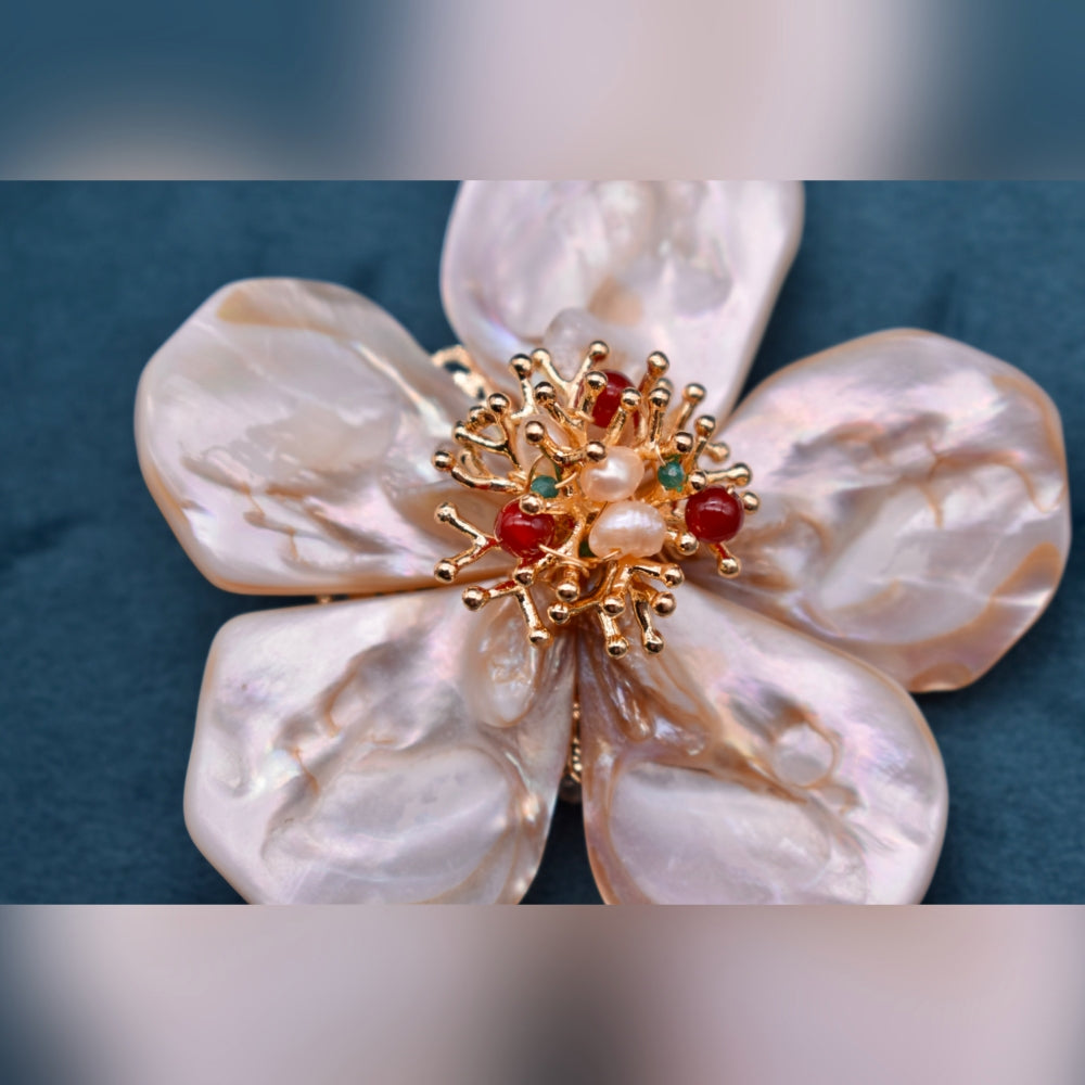Collector's Freshwater Pearl Brooch - Mother of Pearl Sandwort Large