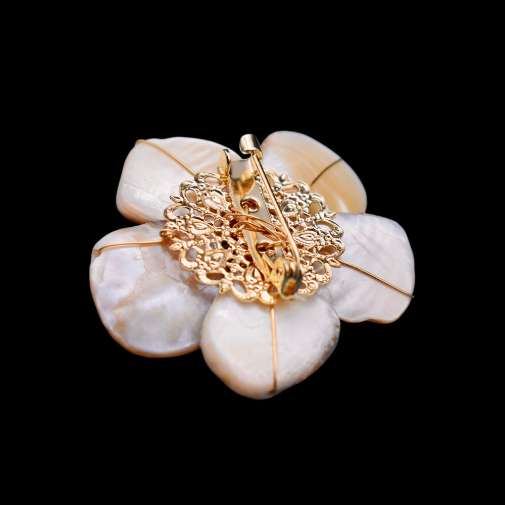 Collector's Freshwater Pearl Brooch - Mother of Pearl Sandwort