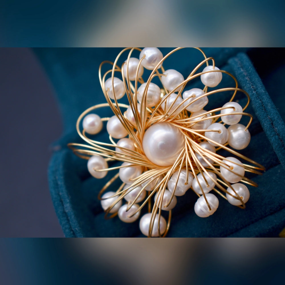 Collector's Freshwater Pearl and Gold Wiring Brooch - Pearl Burst