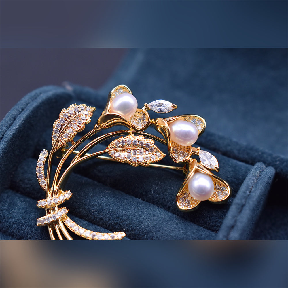 Fancy Freshwater Pearl Brooch - Bouquet Three Pearls - Gold - Akuna Pearls