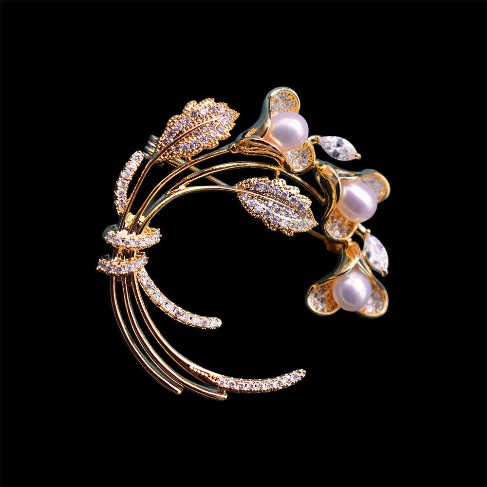 Fancy Freshwater Pearl Brooch - Bouquet Three Pearls - Gold - Akuna Pearls