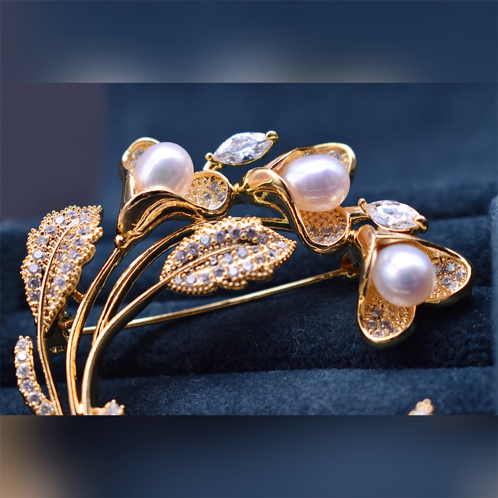 Fancy Freshwater Pearl Brooch - Bouquet Three Pearls - Gold - Akuna Pearls