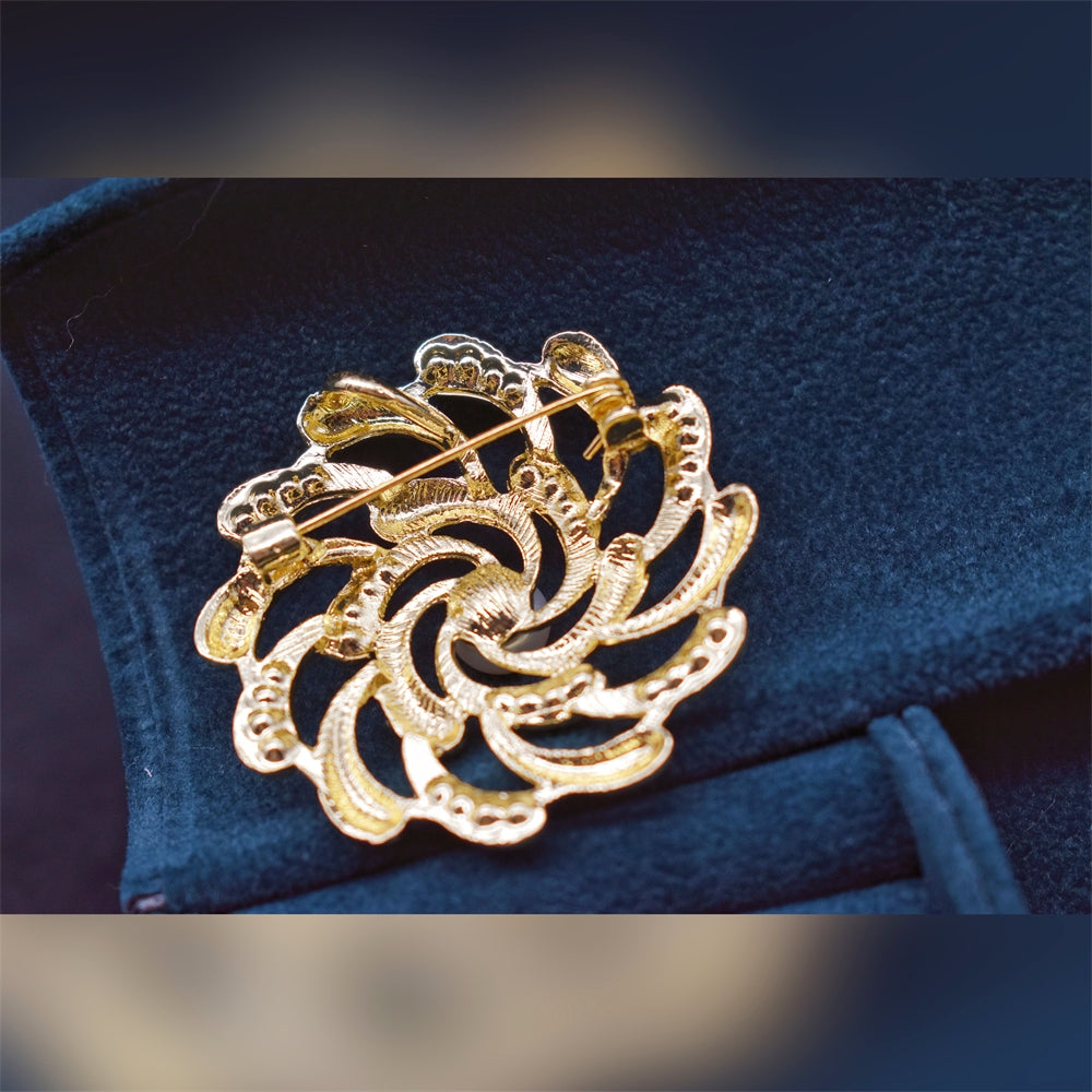 Freshwater Pearl Brooch - Fireball - Akuna Pearls