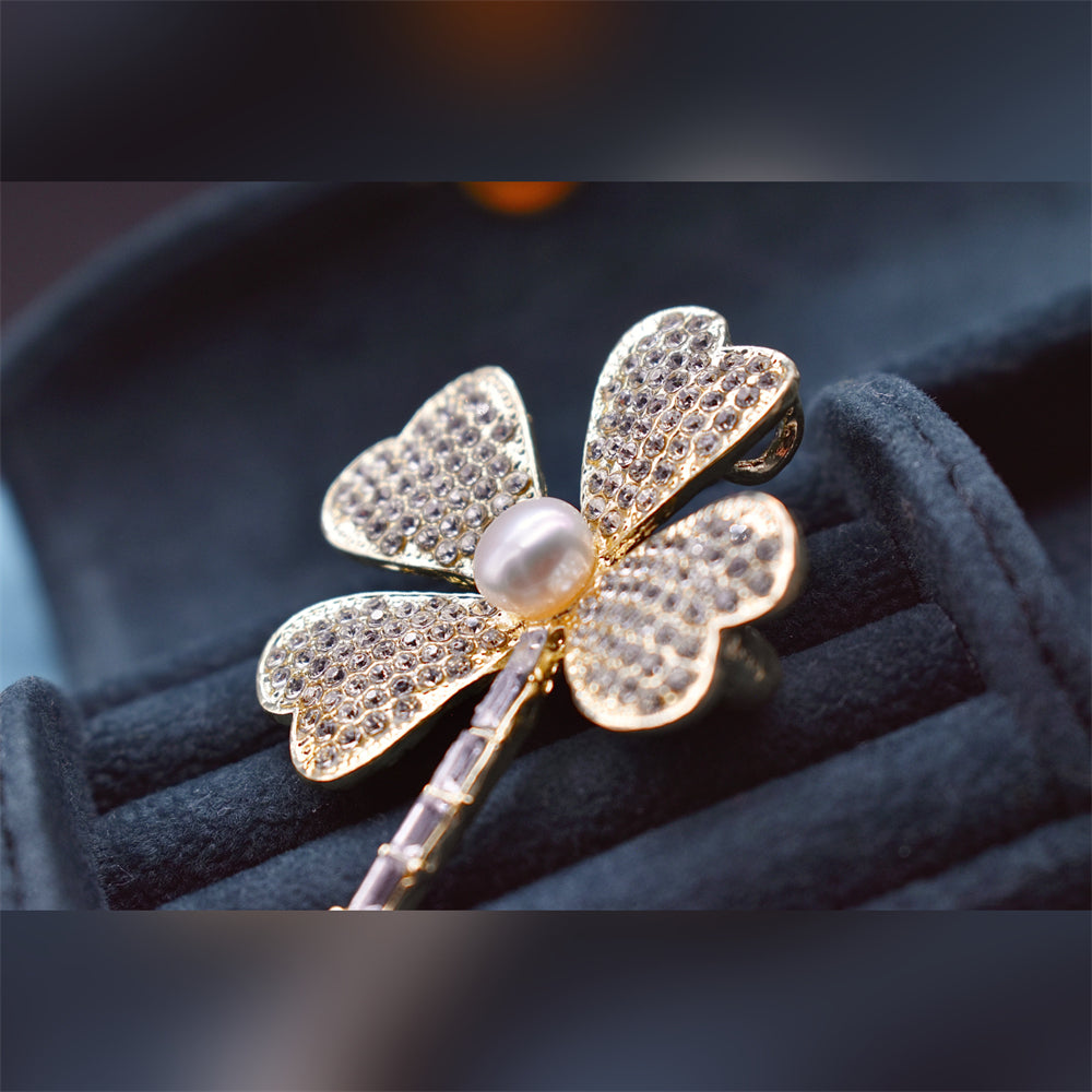 Freshwater Pearl Brooch - Clover - Akuna Pearls