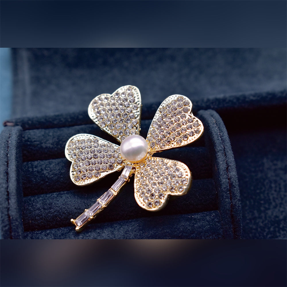 Freshwater Pearl Brooch - Clover - Akuna Pearls