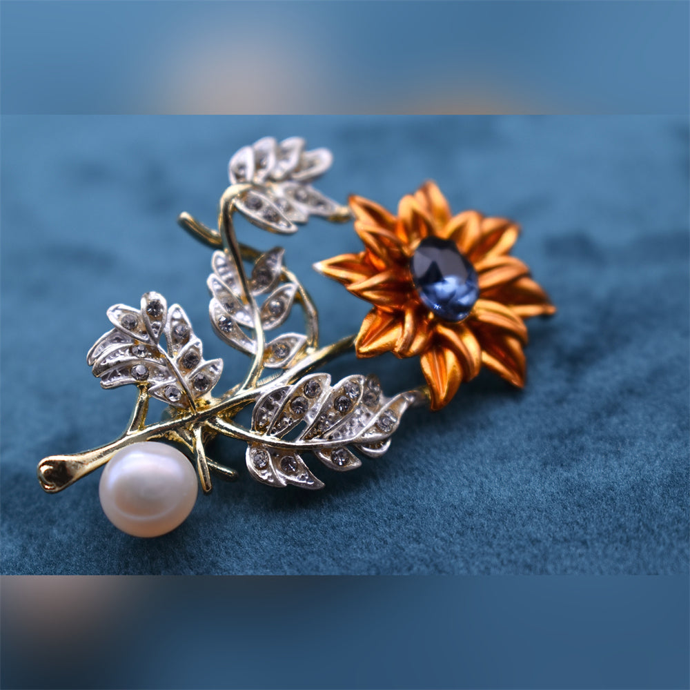Freshwater Pearl Brooch - Sunflower - Akuna Pearls