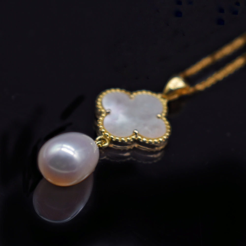 Freshwater Pearl Pendant Necklace - Clover - Akuna Pearls