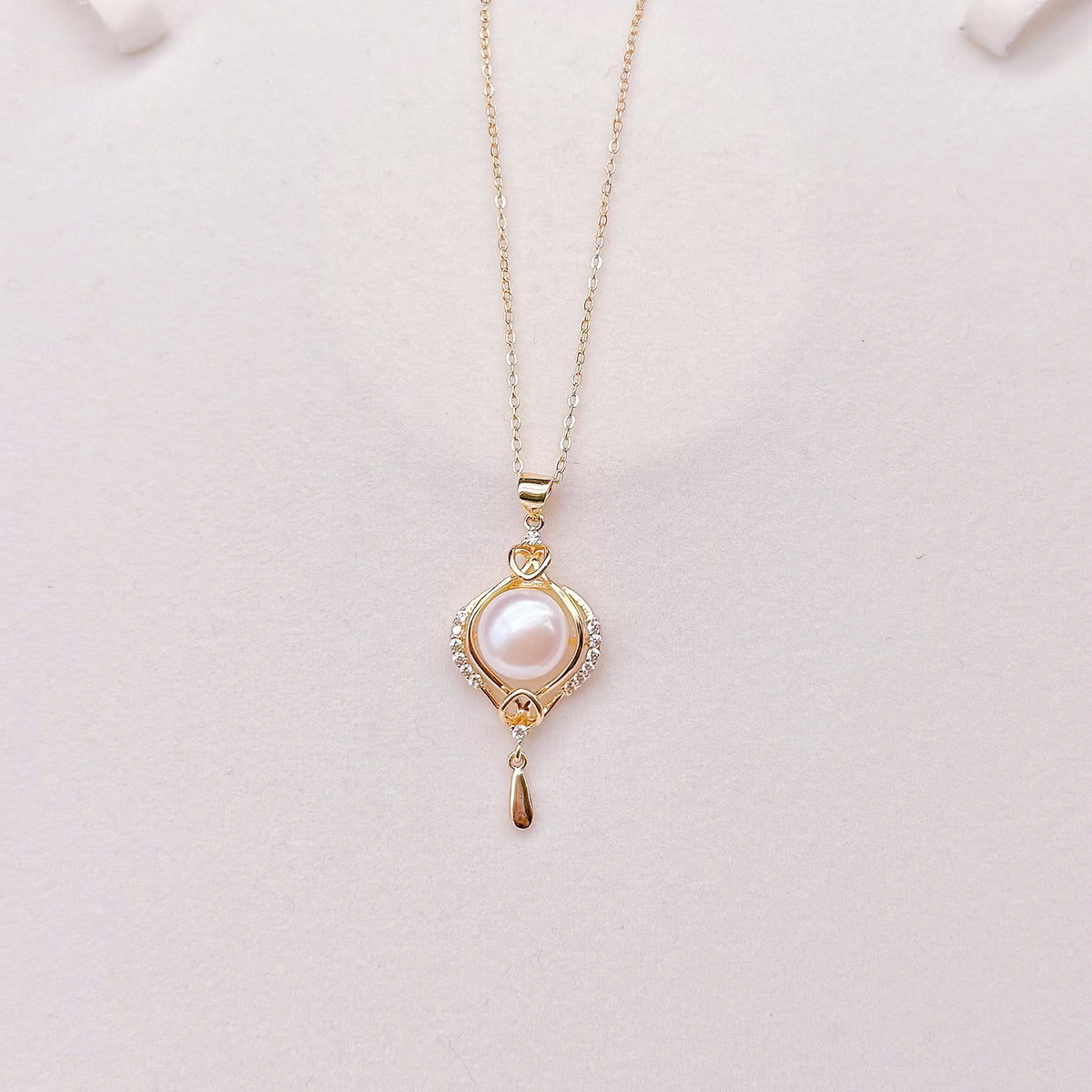 Freshwater Pearl Pendant Necklace - Zelfa - Akuna Pearls