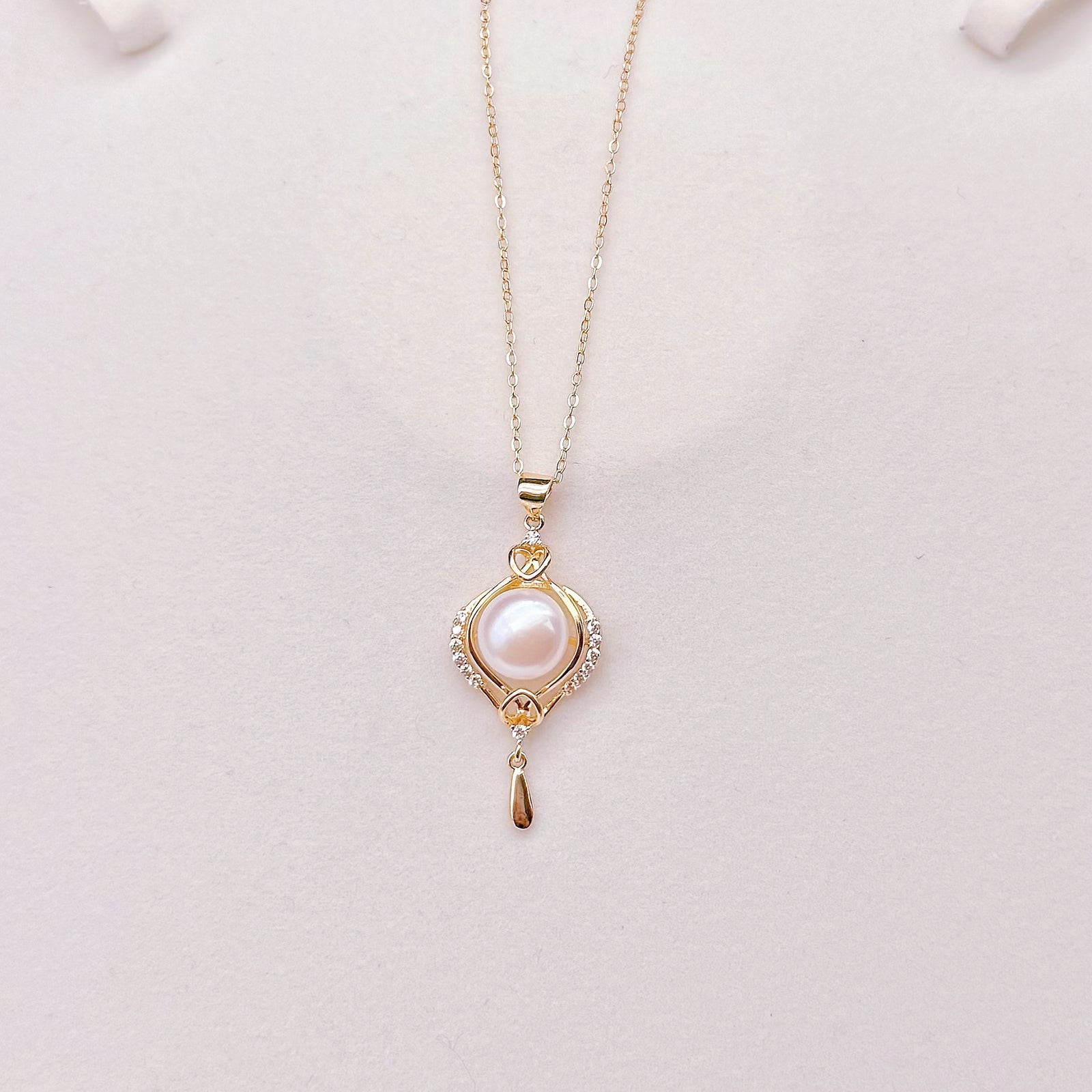 Freshwater Pearl Pendant Necklace - Zelfa - Akuna Pearls
