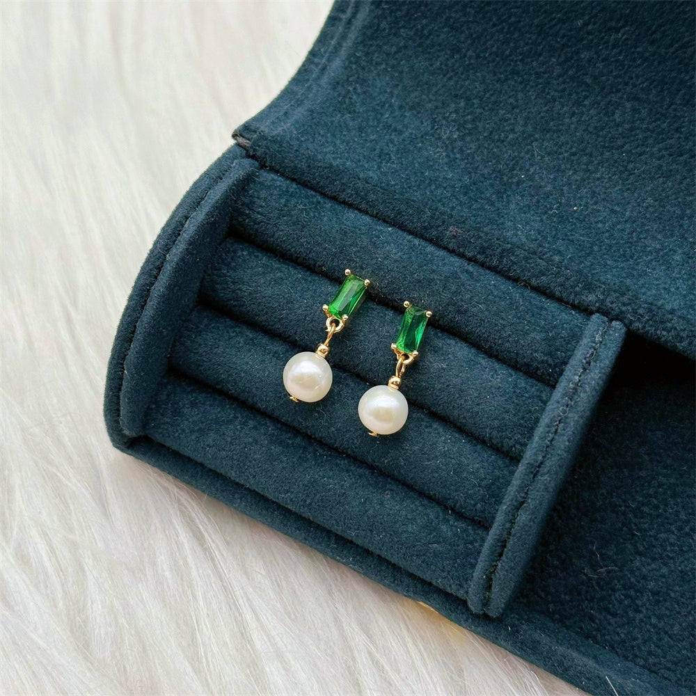 Freshwater Pearl Stud Earrings - Lynae - Akuna Pearls