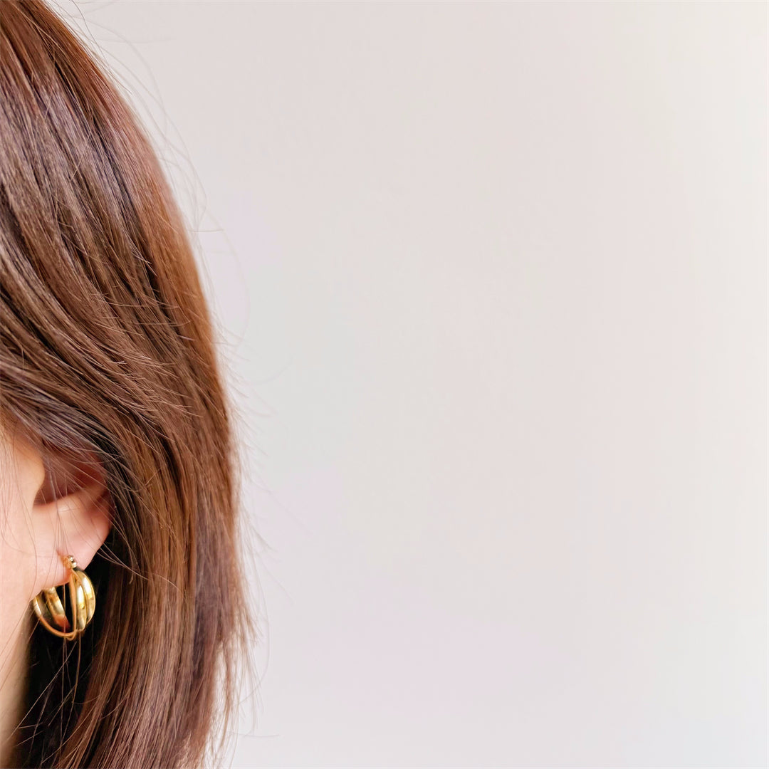 Minimal Titanium Waterproof Hoop Earrings - Small Twist Hoop - Akuna Pearls