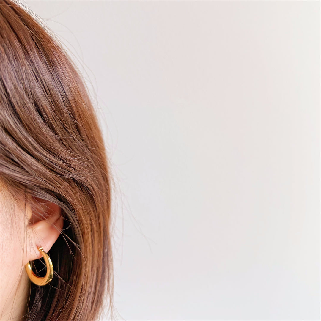 Minimal Titanium Waterproof Hoop Earrings - Small Plain Hoop - Akuna Pearls