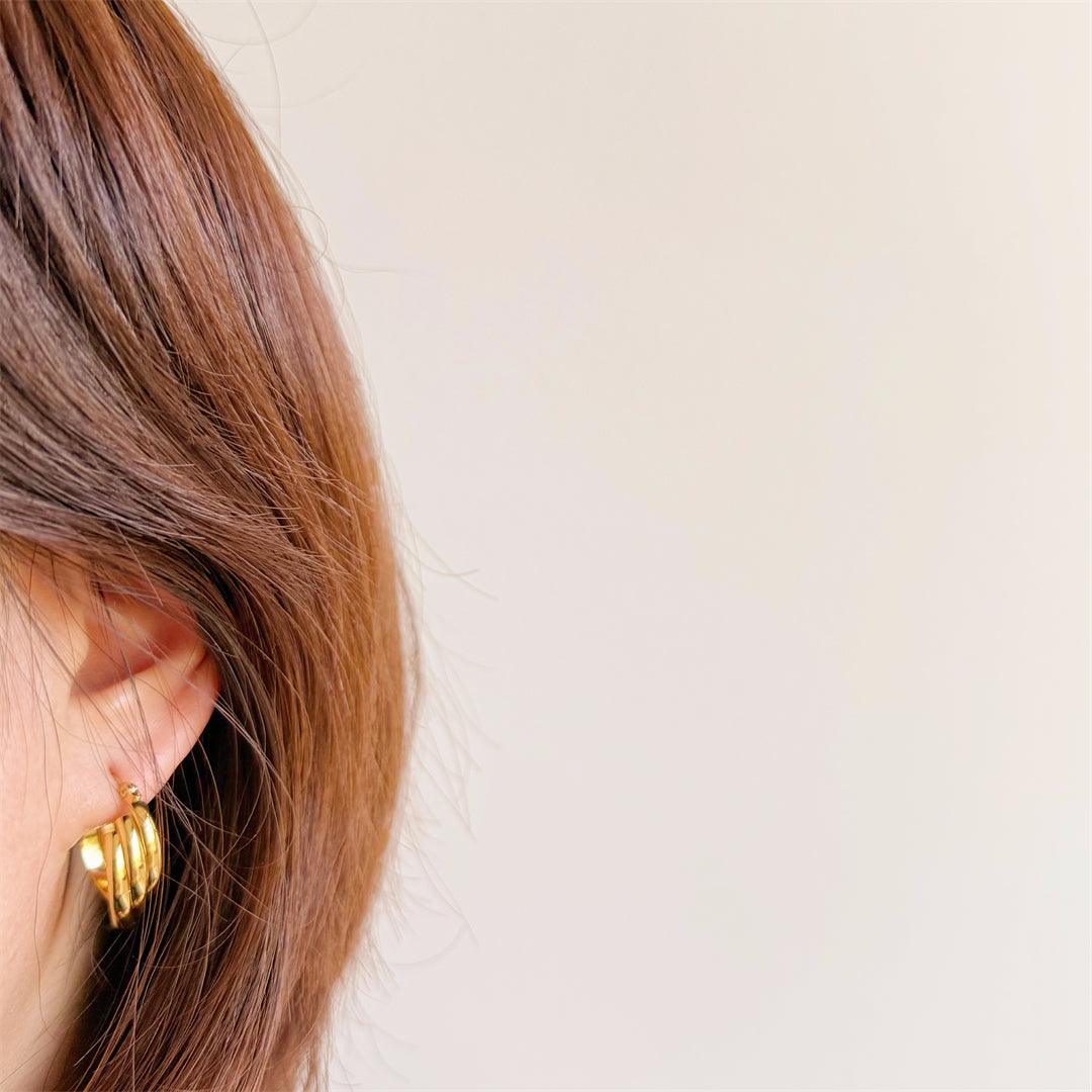 Minimal Titanium Waterproof Hoop Earrings - Small Lines - Akuna Pearls