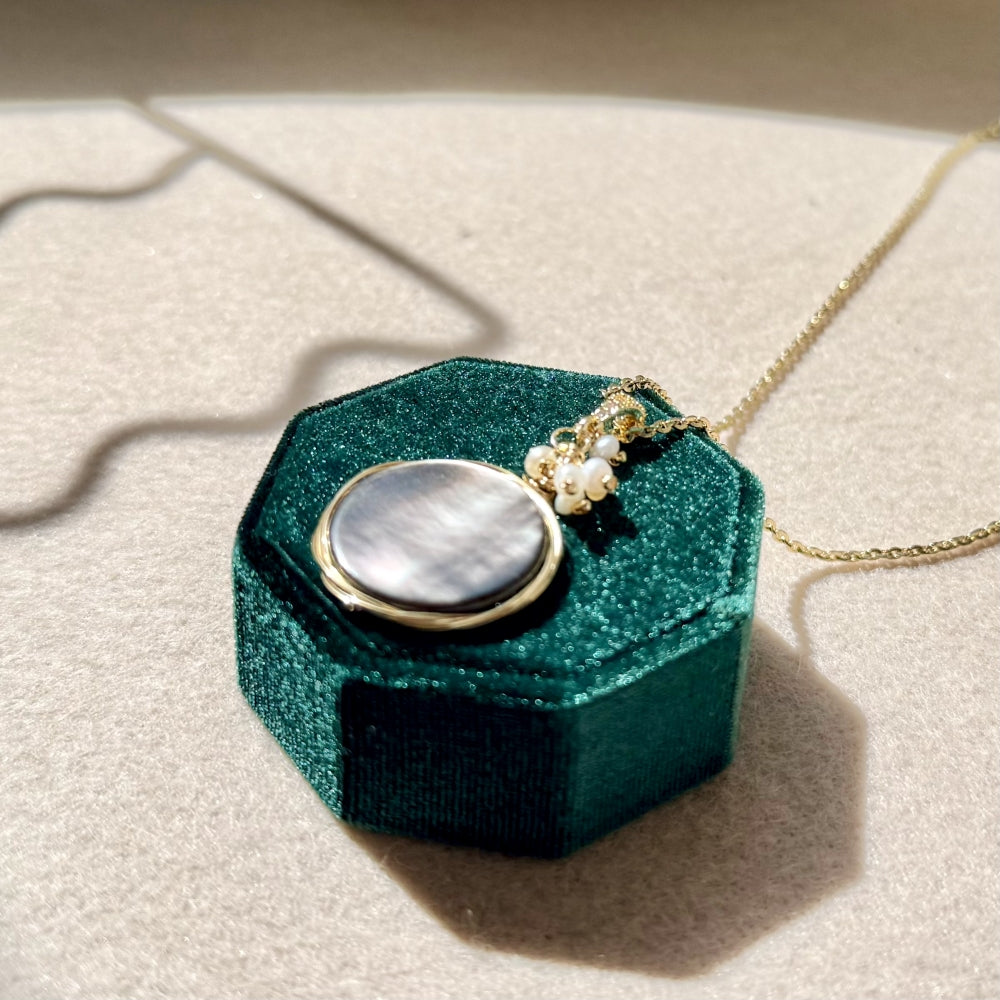 Tahitian Pearl Shell Pendant Necklace - Samantha