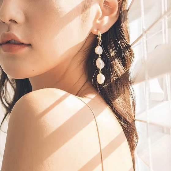 Baroque pearl sales hoop earrings