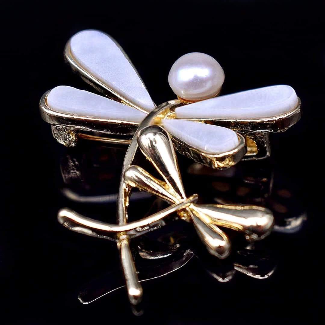 Freshwater Pearl Brooch - Libelle - Akuna Pearls