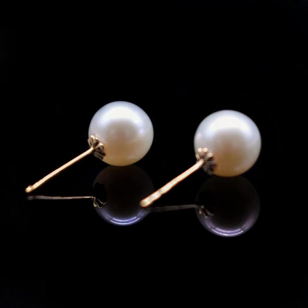18 Carat Yellow Gold Freshwater Pearl Stud Earrings - Akuna Pearls