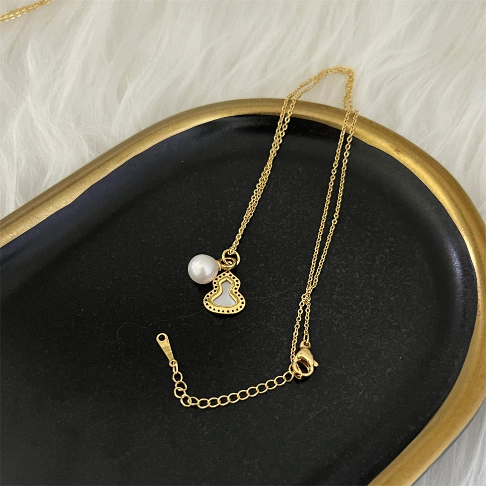 Freshwater Pearl Mother of Pearl Pendant Necklace Guard