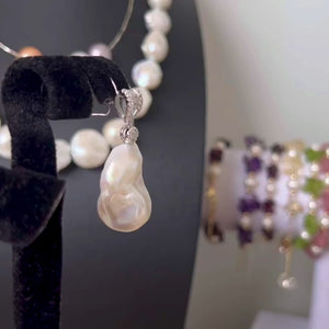 Baroque Pearl Pendant - Zen