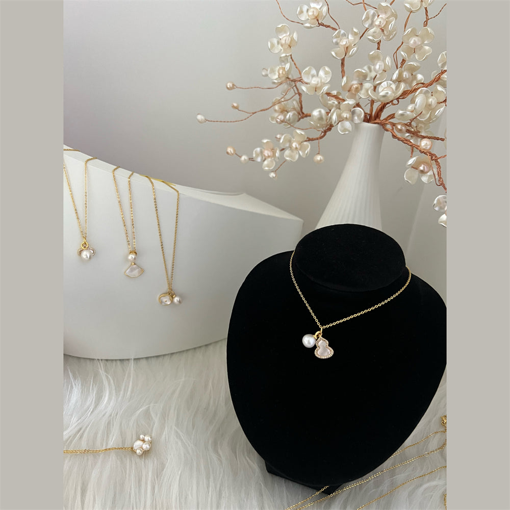 Freshwater Pearl Mother of Pearl Pendant Necklace Guard