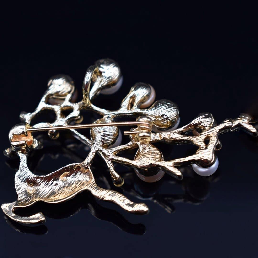 Freshwater Pearl Brooch - Deer - Akuna Pearls