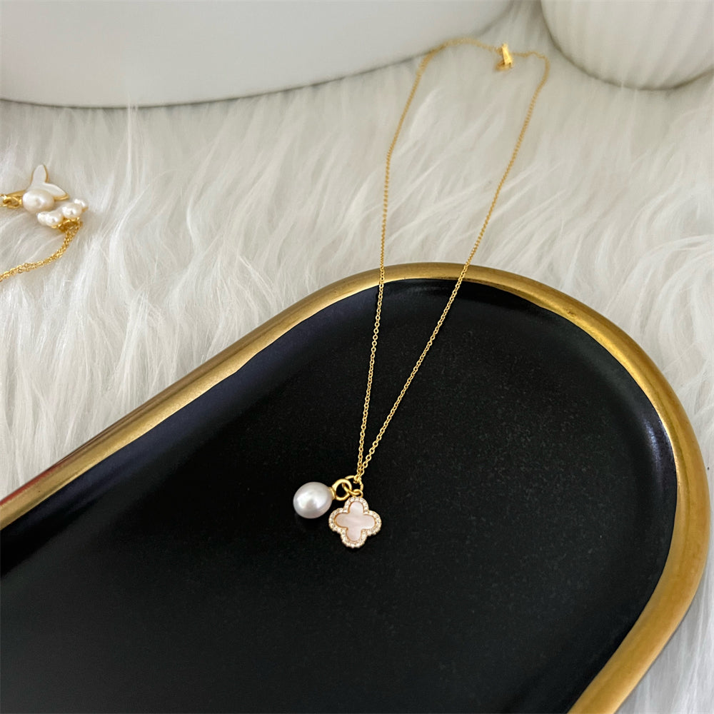 Freshwater Pearl & Mother of Pearl Pendant Necklace - Clover - Akuna Pearls