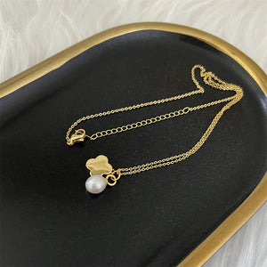 Freshwater Pearl & Mother of Pearl Pendant Necklace - Clover - Akuna Pearls