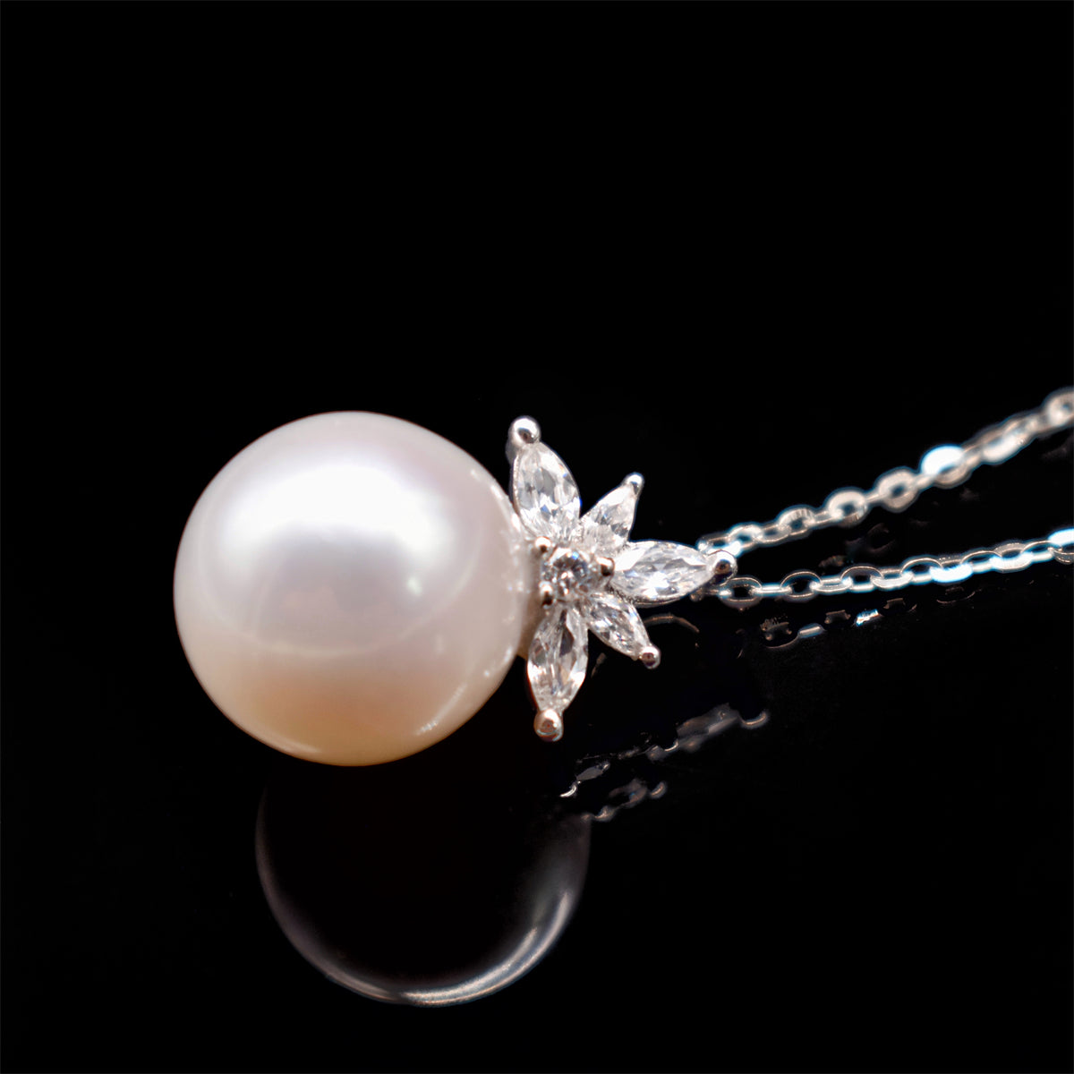 Freshwater Pearl Pendant Necklace - Elota - Akuna Pearls