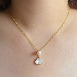 Freshwater Pearl & Mother of Pearl Pendant Necklace - Fan - Akuna Pearls