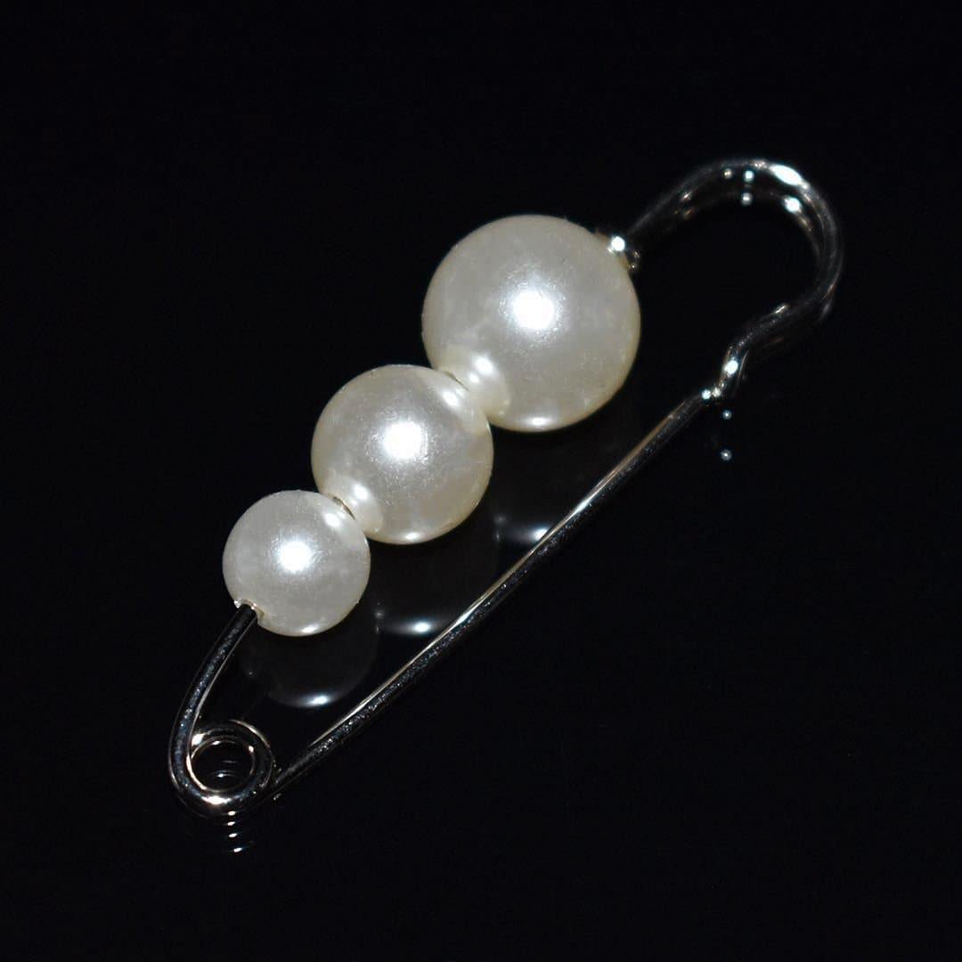 Pearl safety pin hotsell
