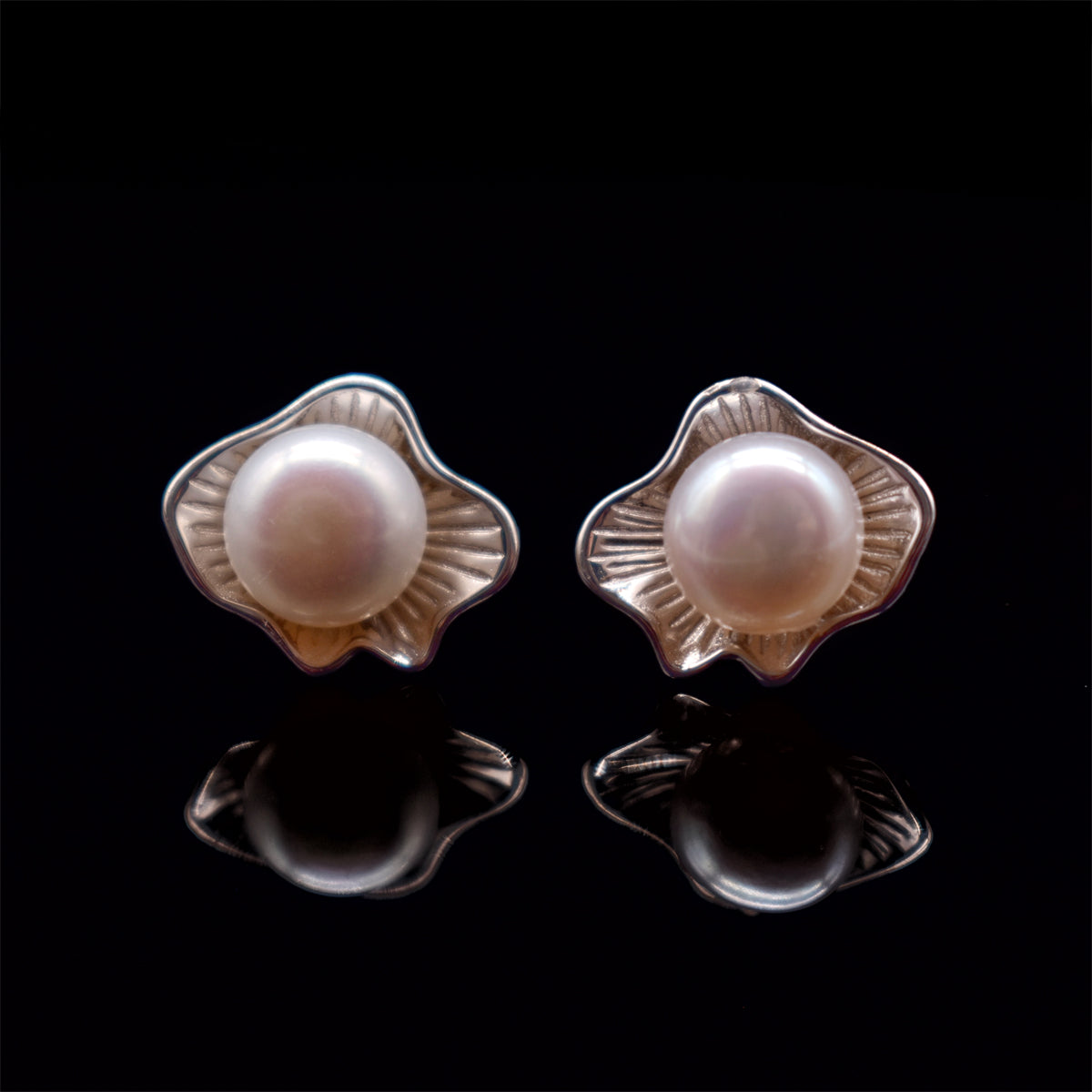 Freshwater Pearl Stud Earrings - Ellie - Akuna Pearls