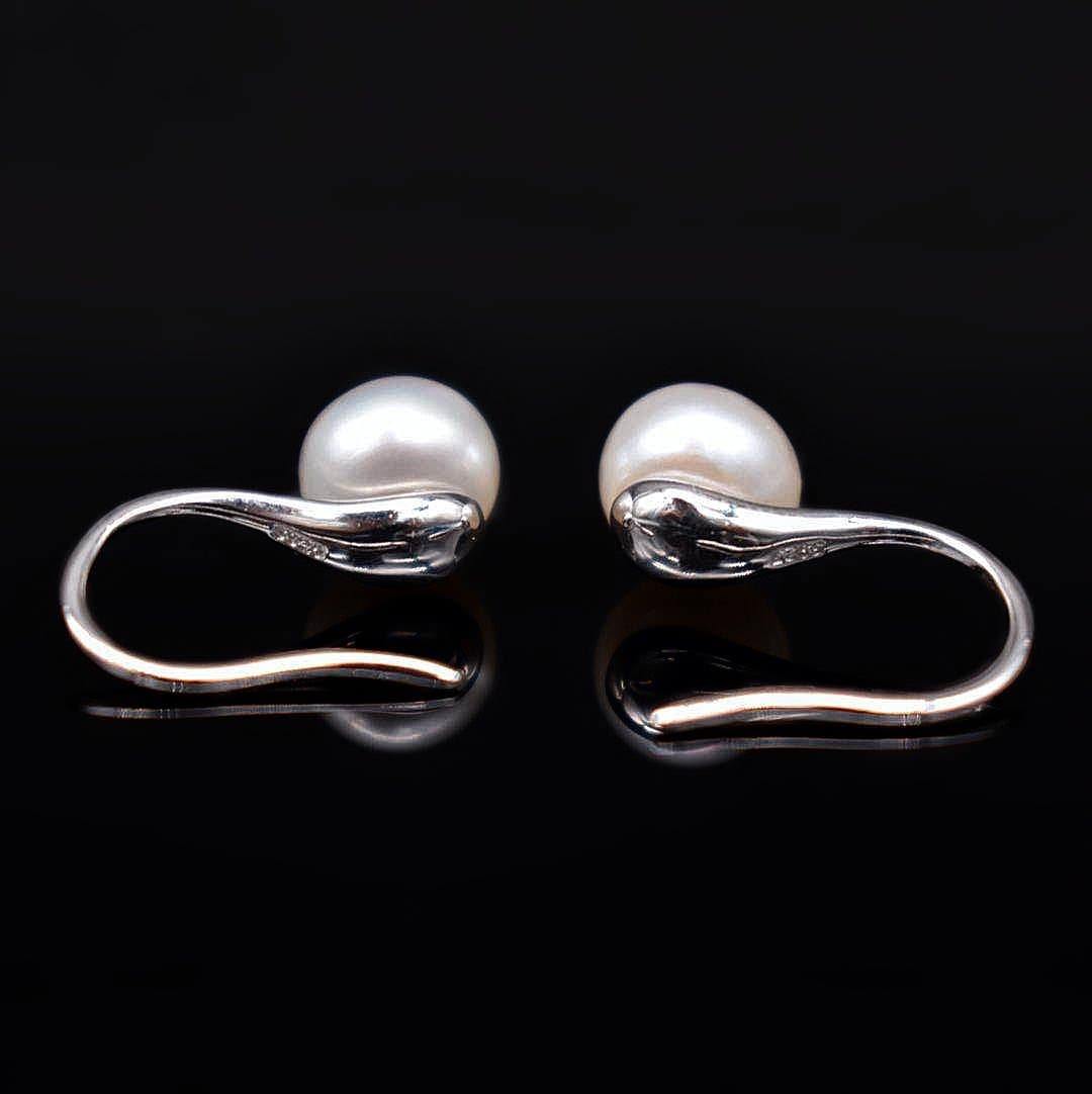 Freshwater Pearl Hook Earrings - High Heel - Akuna Pearls