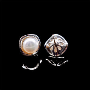 Freshwater Pearl Stud Earrings - Ivory - Akuna Pearls