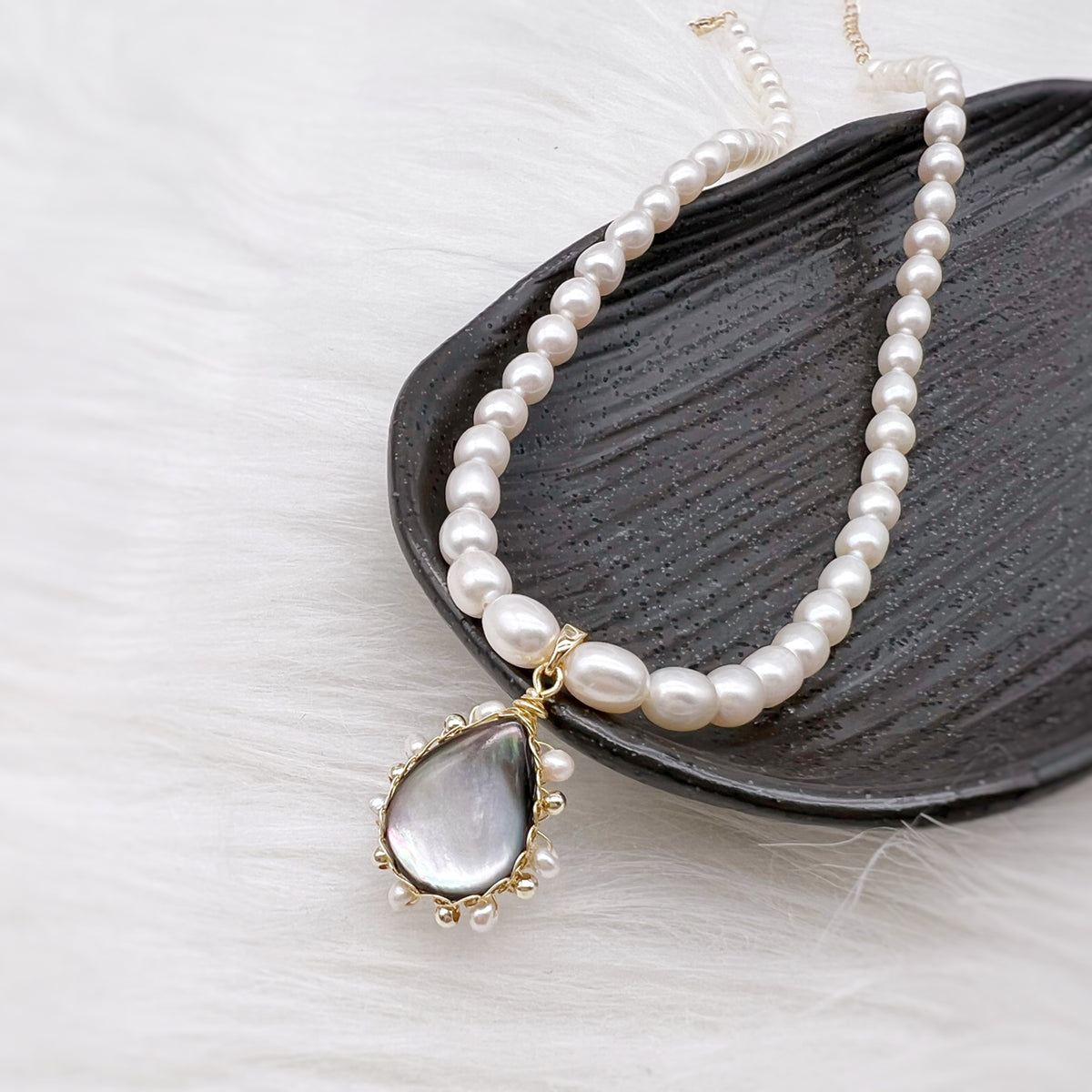 Freshwater Pearl Pendant Necklace - Marilla - Akuna Pearls