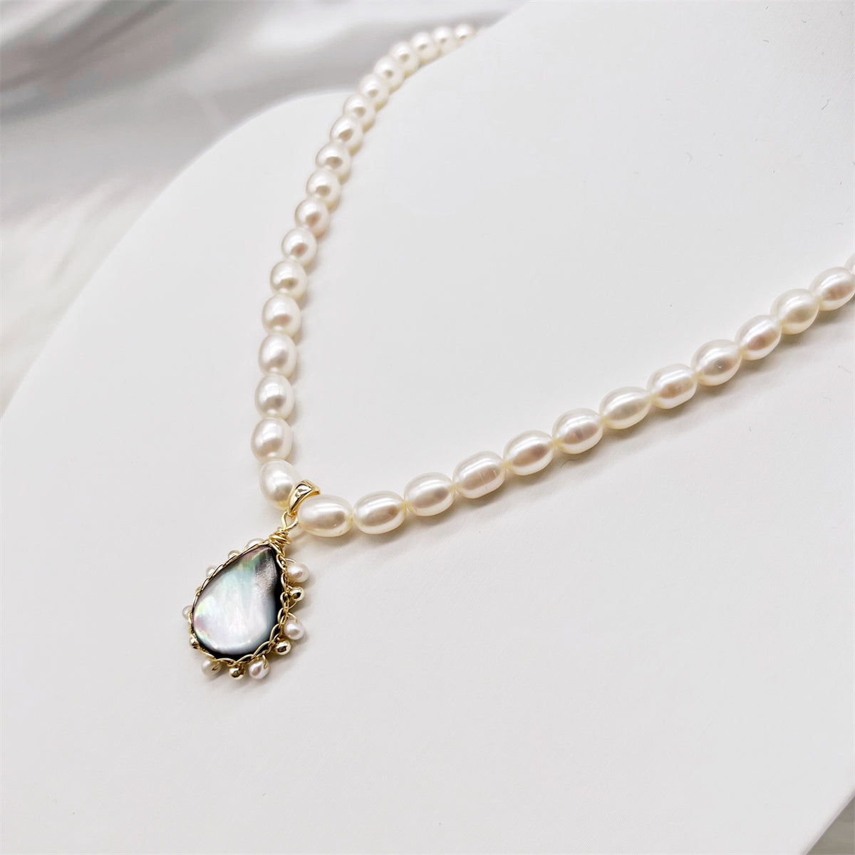 Freshwater Pearl Pendant Necklace - Marilla - Akuna Pearls