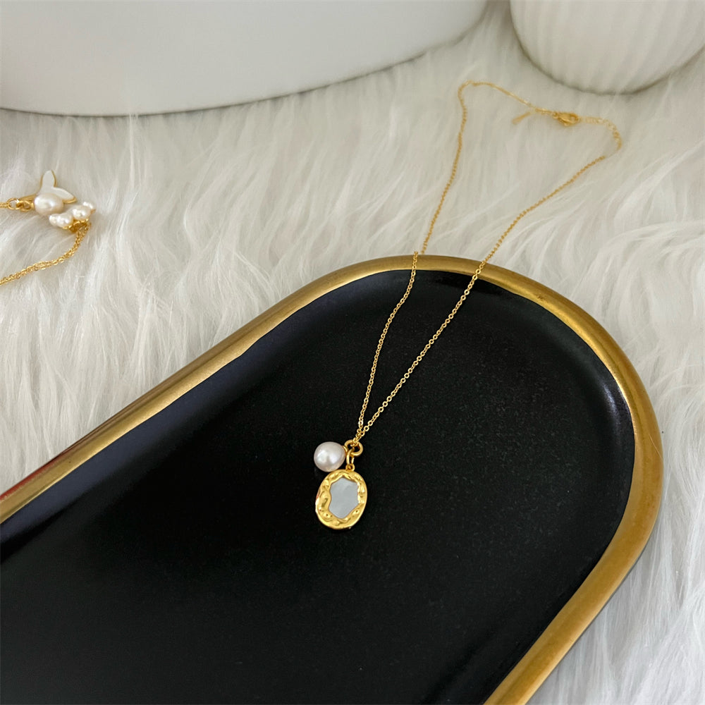 Freshwater Pearl & Mother of Pearl Pendant Necklace - Organic Oval - Akuna Pearls