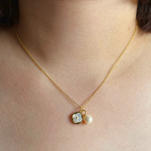 Freshwater Pearl & Mother of Pearl Pendant Necklace - Clover Round - Akuna Pearls