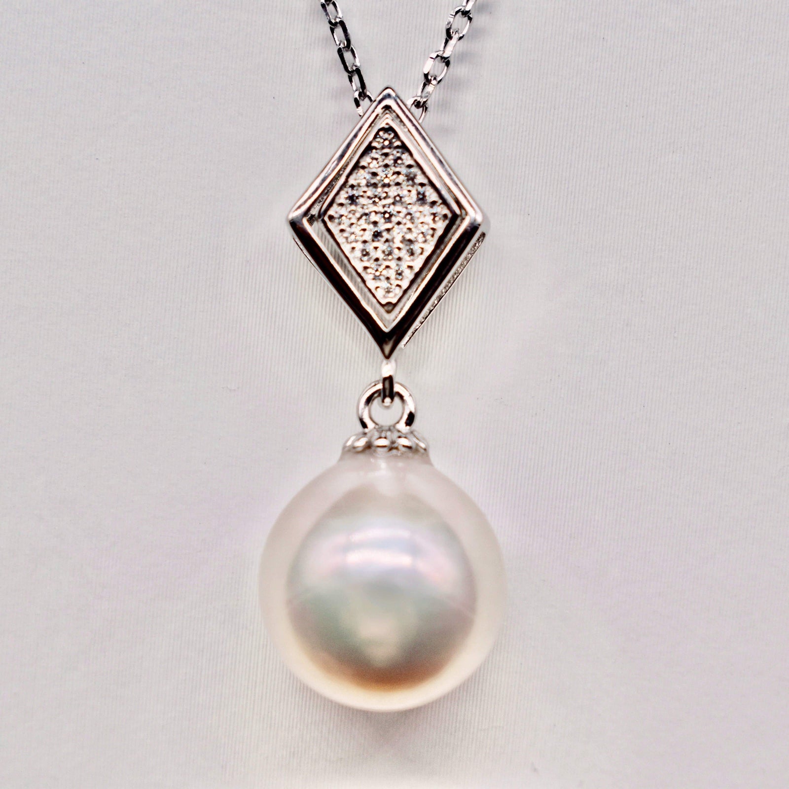 Freshwater Pearl Pendant Necklace - Valor - Akuna Pearls