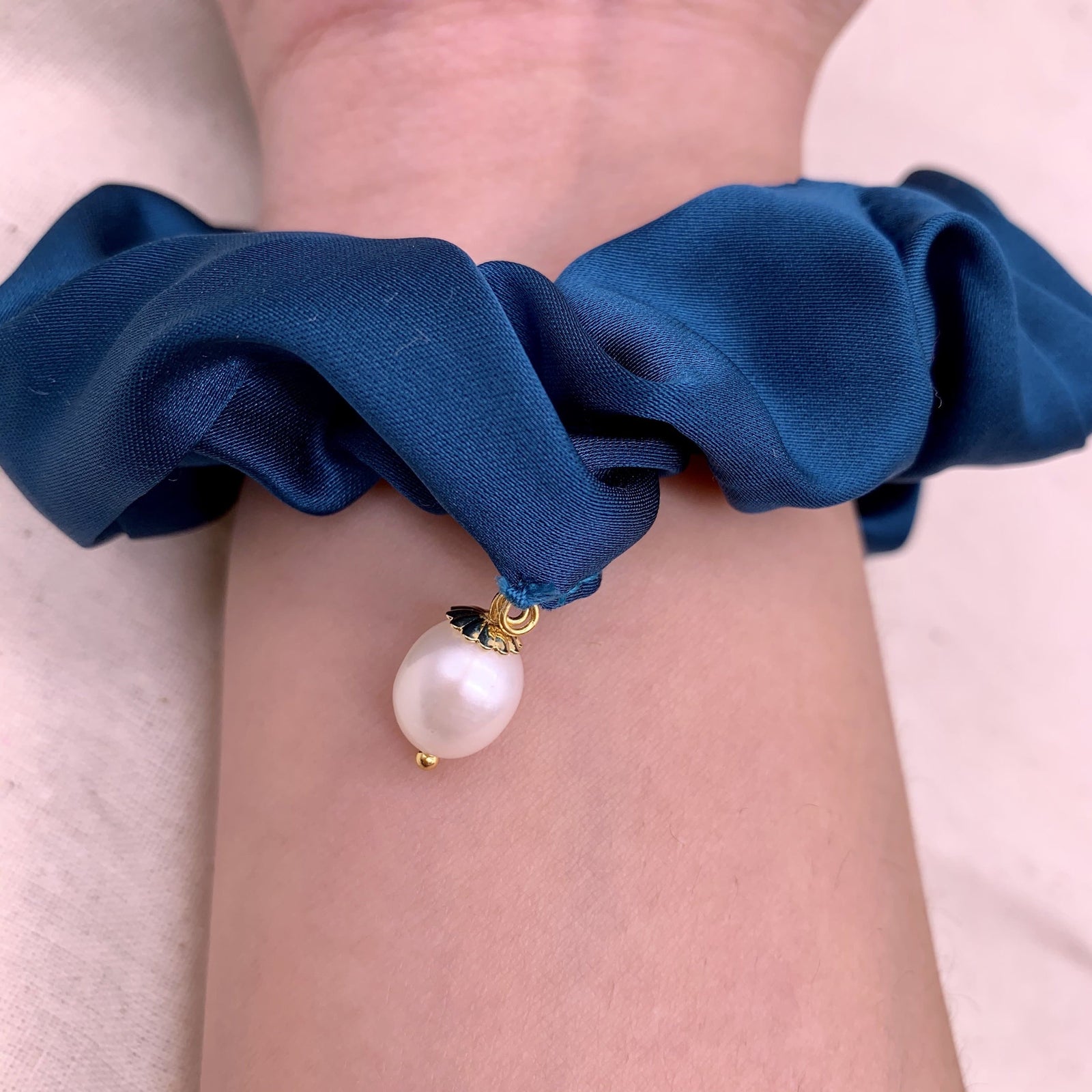 Freshwater Pearl Scrunchies - Akuna Pearls