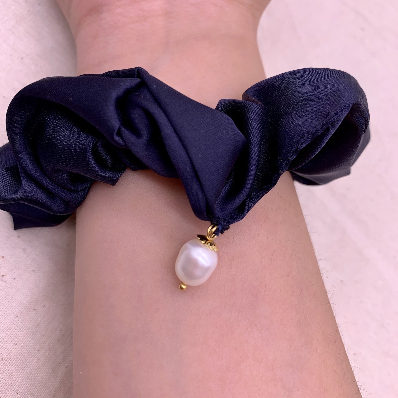 Freshwater Pearl Scrunchies - Akuna Pearls