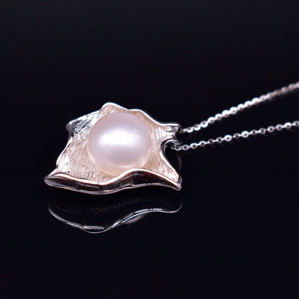 Freshwater Pearl Pendant - Dew - Akuna Pearls
