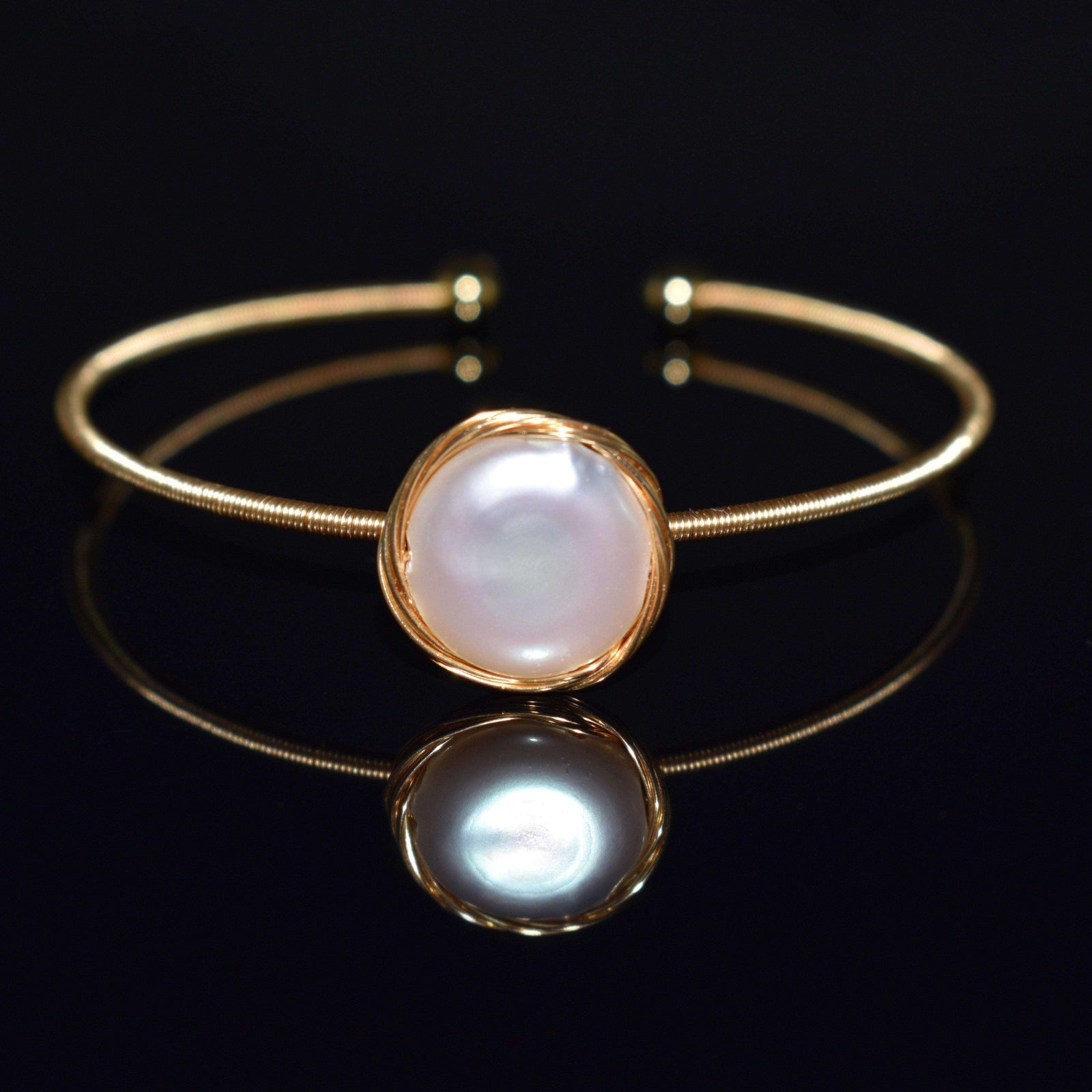 Baroque Pearl Bangle - Gold Edge - Akuna Pearls